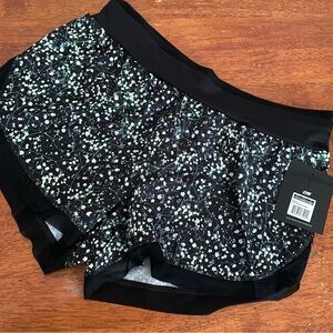 Marika Cycle House Black Floral Print Shorts NEW Large Dainty Flowers
